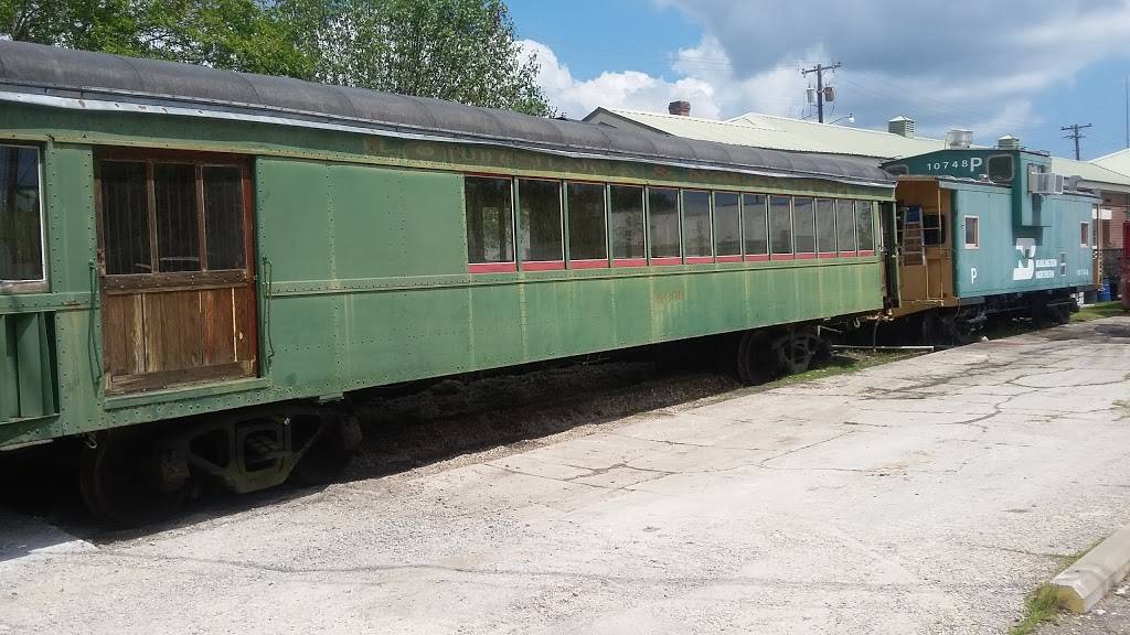 Lola | restaurant | 517 N New Hampshire St, Covington, LA 70433, USA | 9858924992 OR +1 985-892-4992