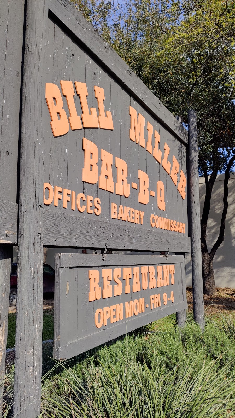Bill Miller Bar-B-Q | restaurant | 430 S Santa Rosa Ave, San Antonio, TX 78207, USA | 2103021510 OR +1 210-302-1510