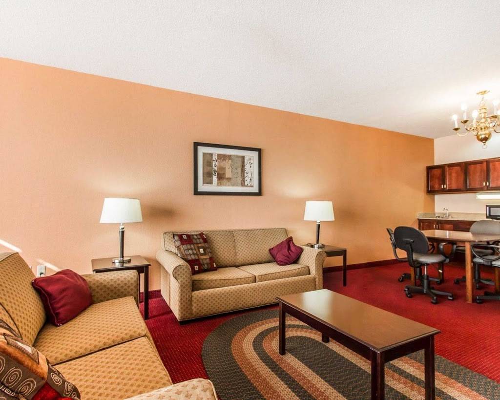 Comfort Inn & Suites Lincoln Talladega I-20 | restaurant | 850/A Speedway Industrial Dr, Lincoln, AL 35096, USA | 2055483058 OR +1 205-548-3058