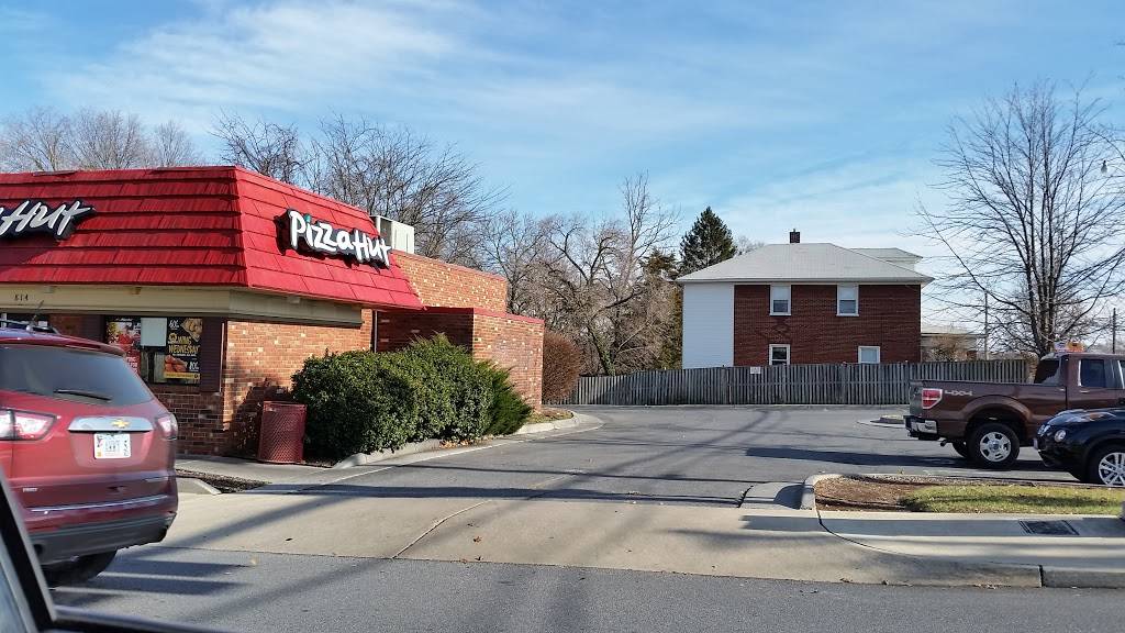 Pizza Hut | meal takeaway | 814 S Cameron St, Winchester, VA 22601, USA | 5407222111 OR +1 540-722-2111