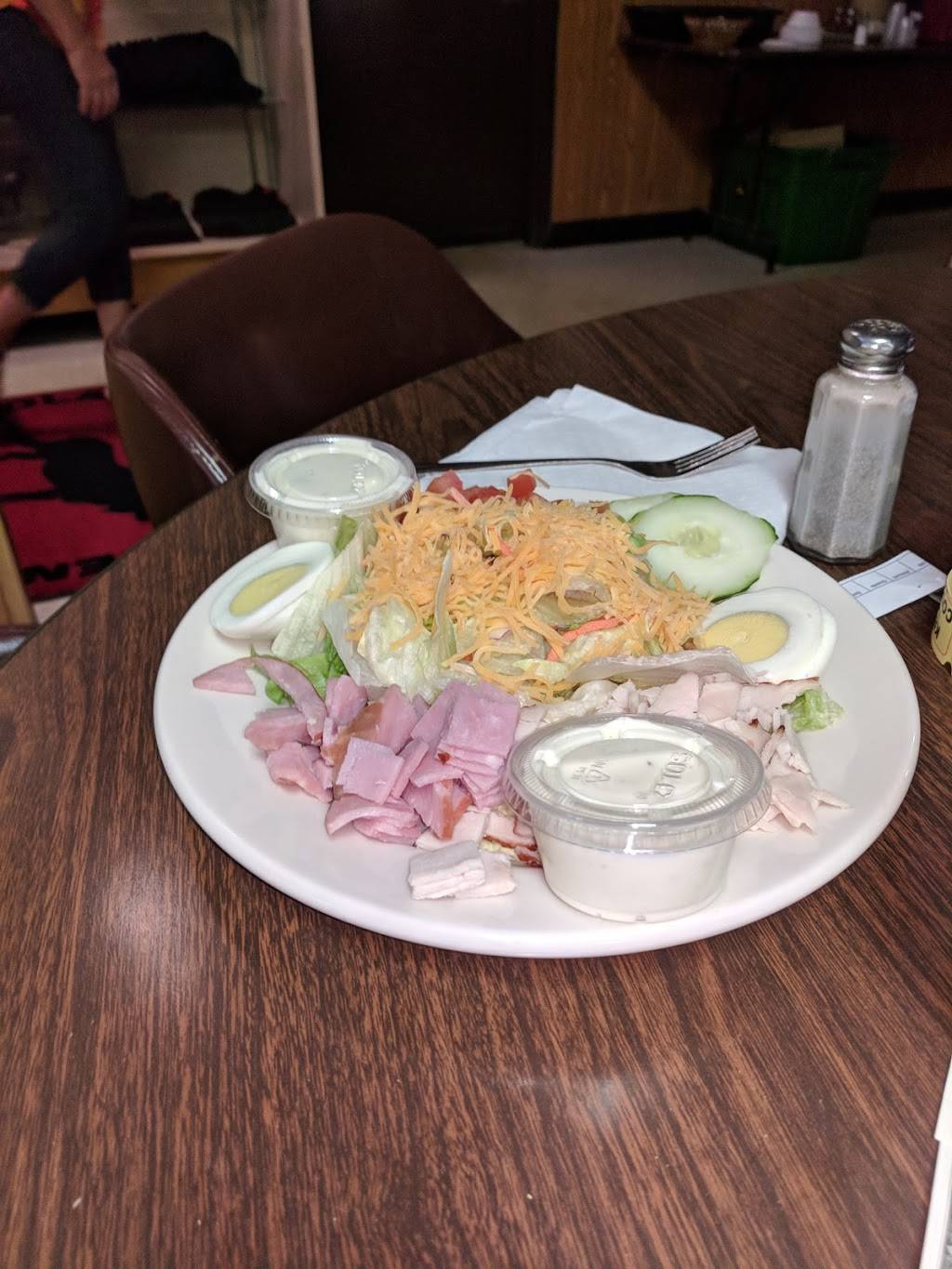 Findlay Moose Lodge #698 | restaurant | 2421, 1028 W Main Cross St, Findlay, OH 45840, USA | 4194229662 OR +1 419-422-9662