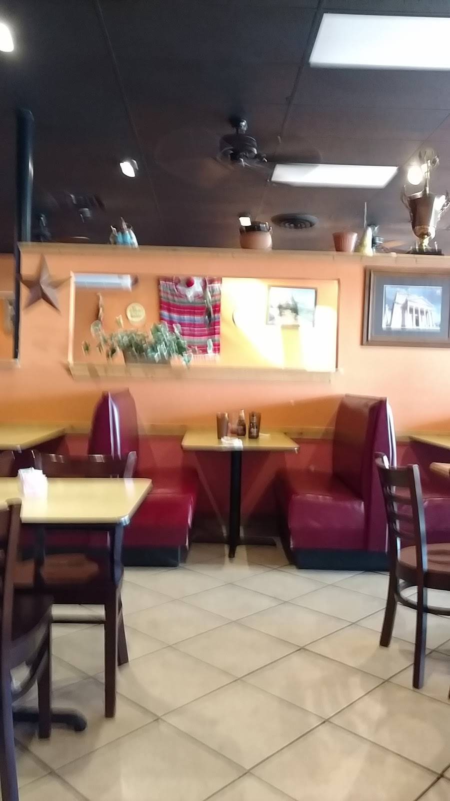 La Siesta | restaurant | 64 W Commerce St, Hernando, MS 38632, USA | 6624494685 OR +1 662-449-4685