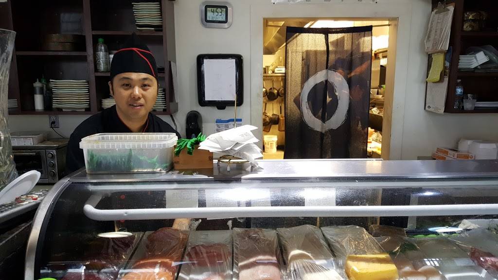 Black Pine Tree Sushi Bar | restaurant | 18700 Eureka Rd, Southgate, MI 48195, USA | 7342848700 OR +1 734-284-8700