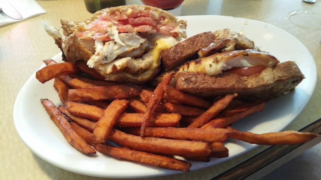 Captain Craigs Restaurant | restaurant | 90154 Overseas Hwy, Tavernier, FL 33070, USA | 3058529424 OR +1 305-852-9424