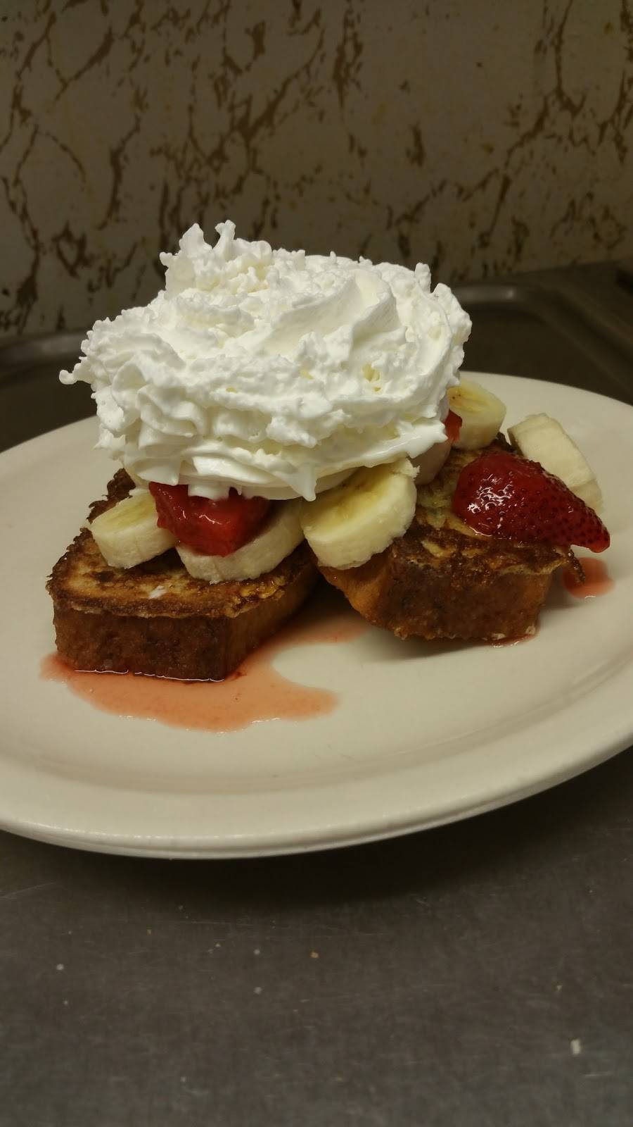 Shirleys Chuckwagon Cafe | restaurant | 202 Main St, Nashville, MI 49073, USA | 5178522201 OR +1 517-852-2201