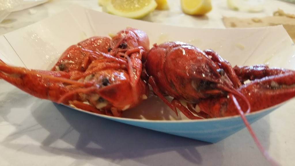 Captain Crawfish Boiling Crab Cajun Seafood Crab in a bag King C | restaurant | 4000 Coffee Rd, Bakersfield, CA 93308, USA | 6616956000 OR +1 661-695-6000