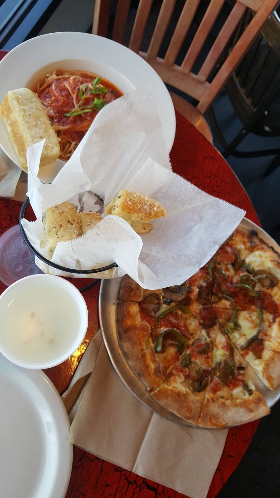 Vero Italian Kitchen | restaurant | 1301 W Davis St, Conroe, TX 77304, USA | 9364410411 OR +1 936-441-0411