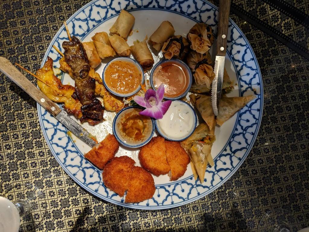 Siam Garden | restaurant | 2 Bridge Ave, Red Bank, NJ 07701, USA | 7322241233 OR +1 732-224-1233