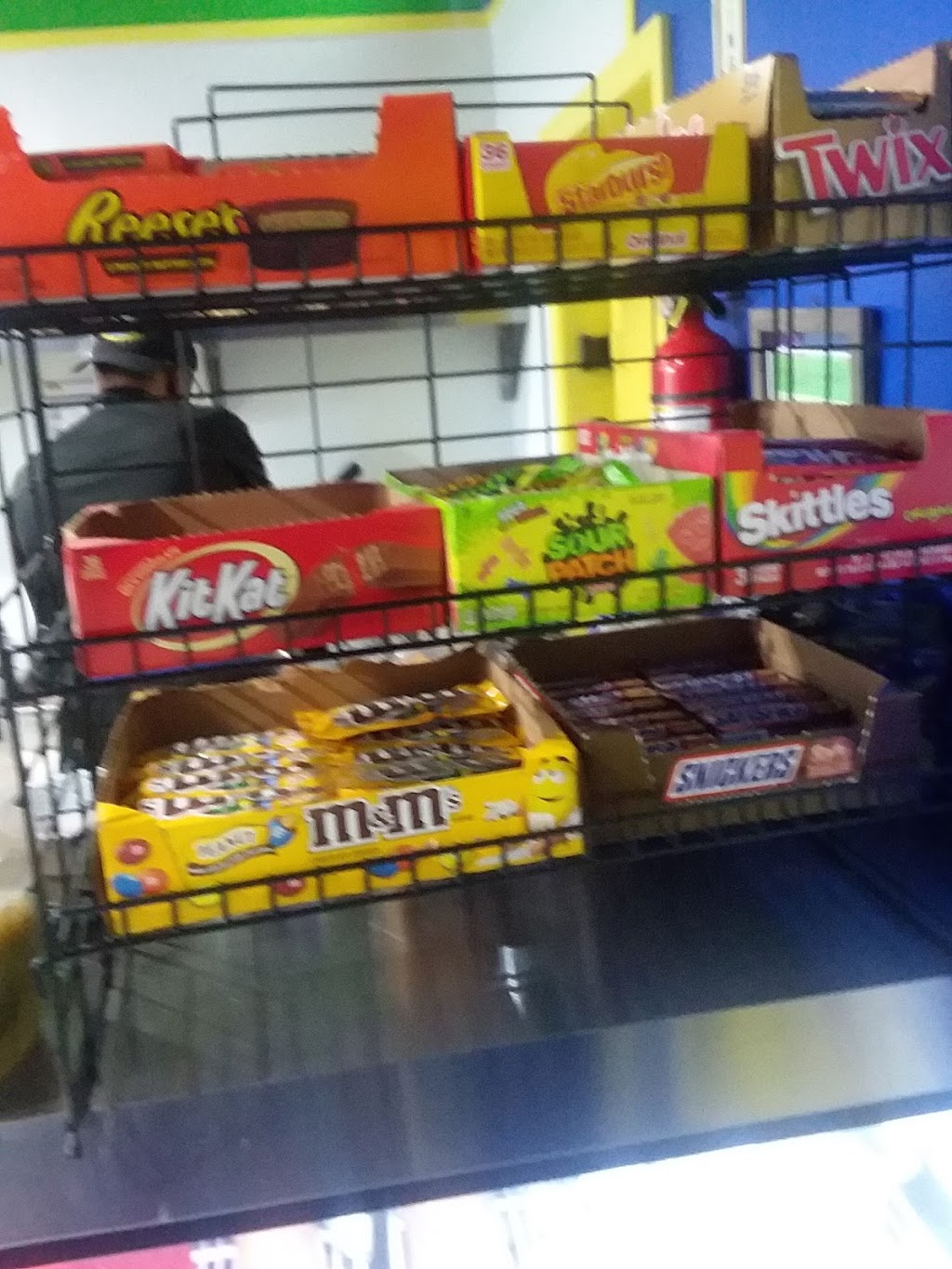 BJs Deli & Cafe | restaurant | 10333 Eight Mile Rd, Detroit, MI 48221, USA | 3133976598 OR +1 313-397-6598