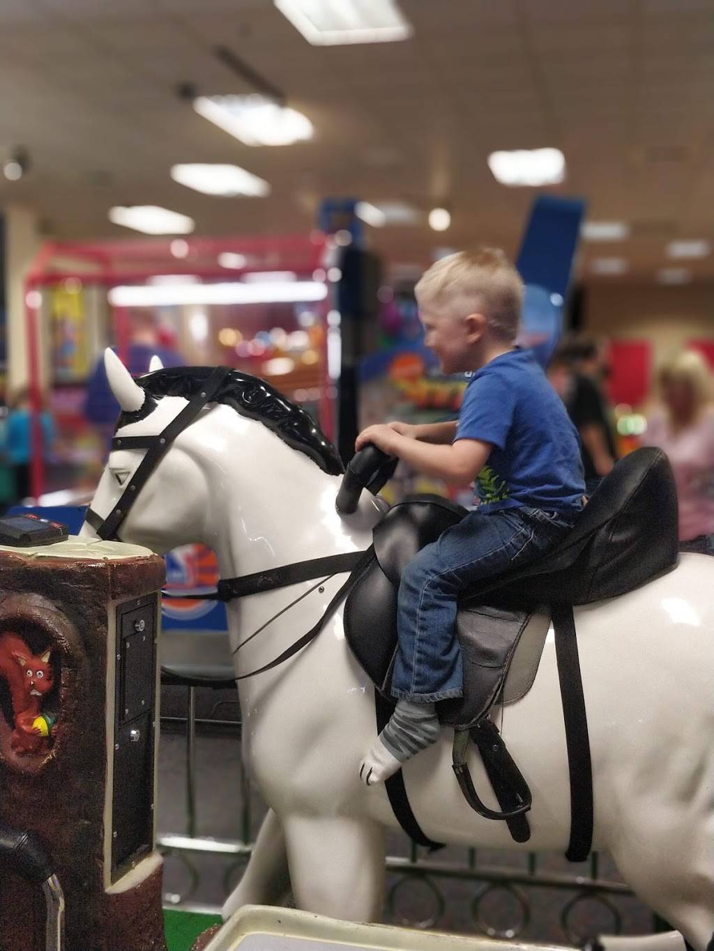 Chuck E. Cheeses | restaurant | 1611 W McGalliard Rd, Muncie, IN 47302, USA | 7652878740 OR +1 765-287-8740