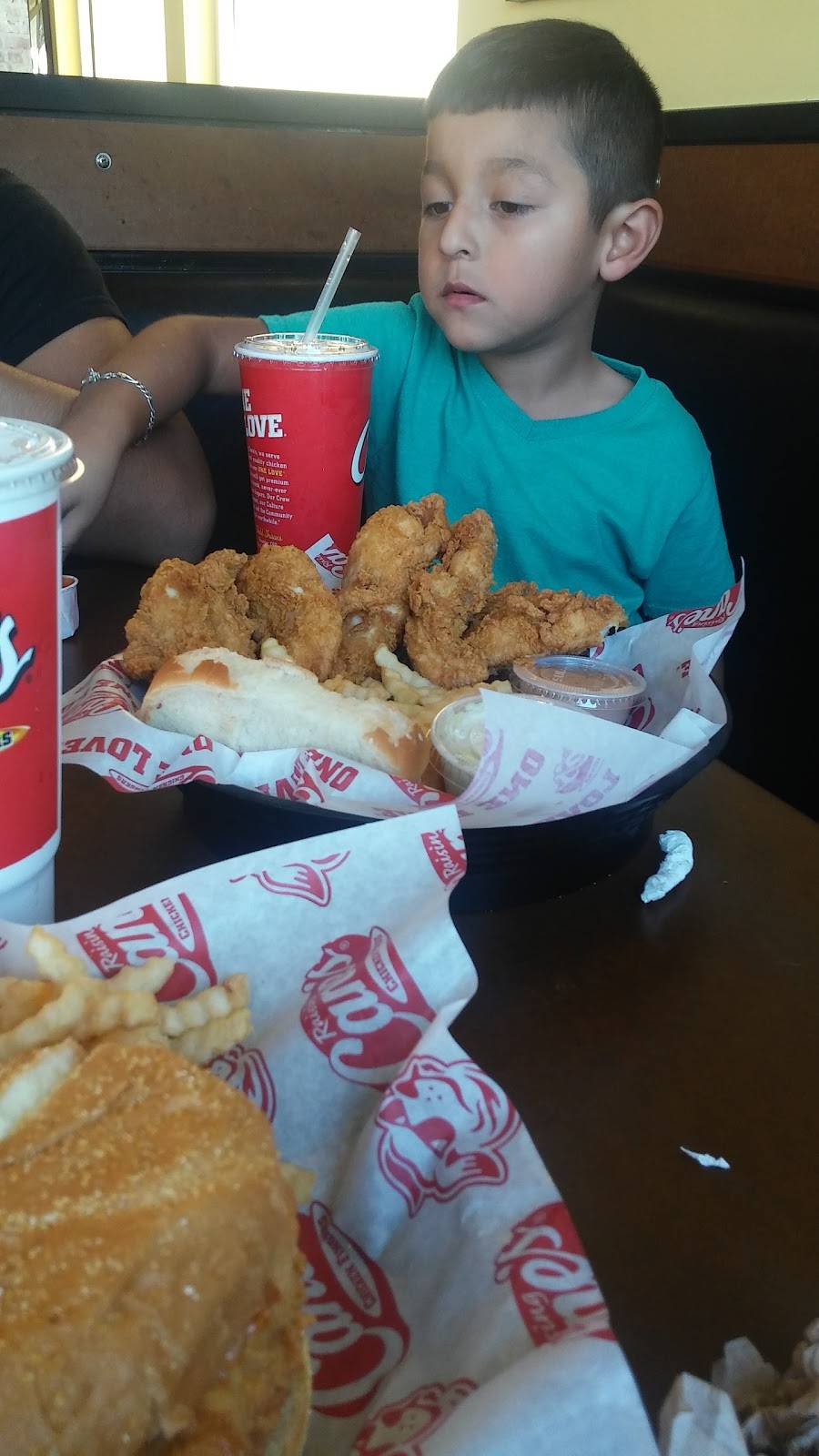 Raising Canes Chicken Fingers | meal takeaway | 4160 Dowlen Rd, Beaumont, TX 77706, USA | 4098962920 OR +1 409-896-2920