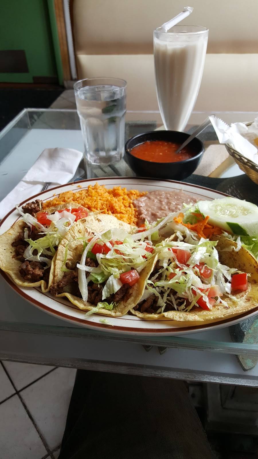 La Condesa Restaurant | restaurant | 1003 N Ashland Ave, Chicago, IL 60622, USA | 7732765121 OR +1 773-276-5121