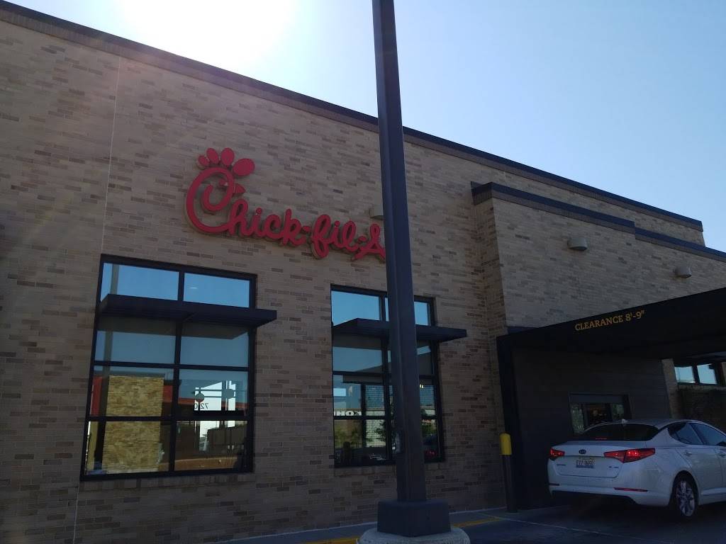 Chick-fil-A | restaurant | 7201 W Cermak Rd, North Riverside, IL 60546, USA | 7084427006 OR +1 708-442-7006