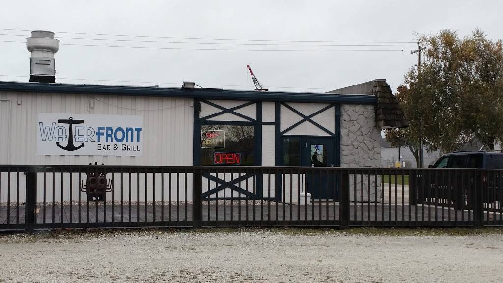 Waterfront Bar & Grill | restaurant | 215 N Main St, Kewaunee, WI 54216, USA | 9203880505 OR +1 920-388-0505