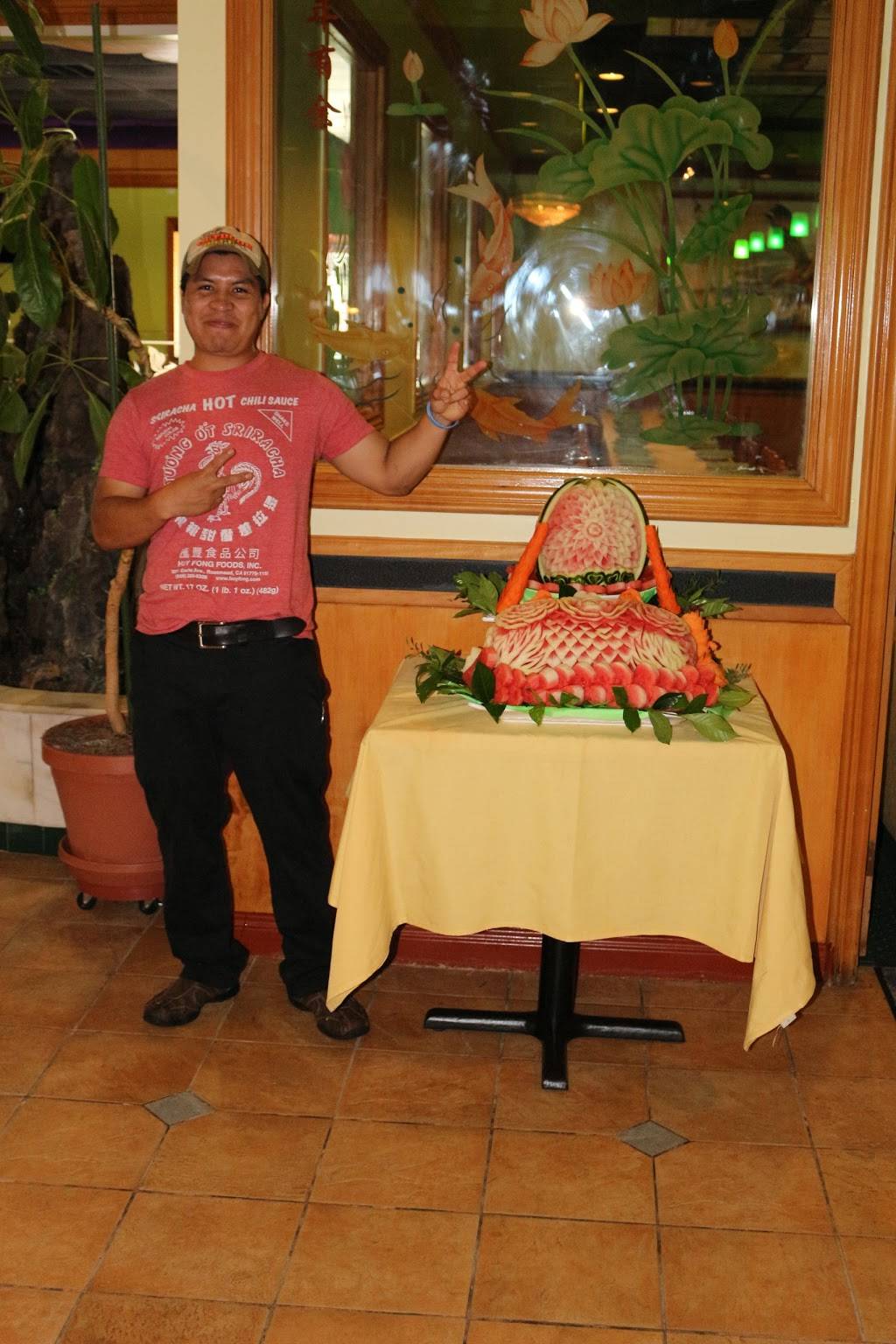 Lemongrass Thai & Sushi | restaurant | 2435 Wynnton Rd, Columbus, GA 31906, USA | 7069926409 OR +1 706-992-6409