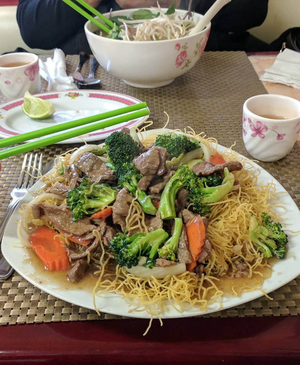 Bobbys Asian Cuisine | restaurant | 205 W 2nd St, Muscatine, IA 52761, USA | 3194005565 OR +1 319-400-5565