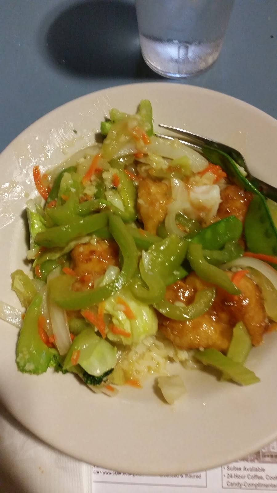 Holiday Kitchen | restaurant | 1605 S Stephenson Ave, Iron Mountain, MI 49801, USA | 9067763287 OR +1 906-776-3287