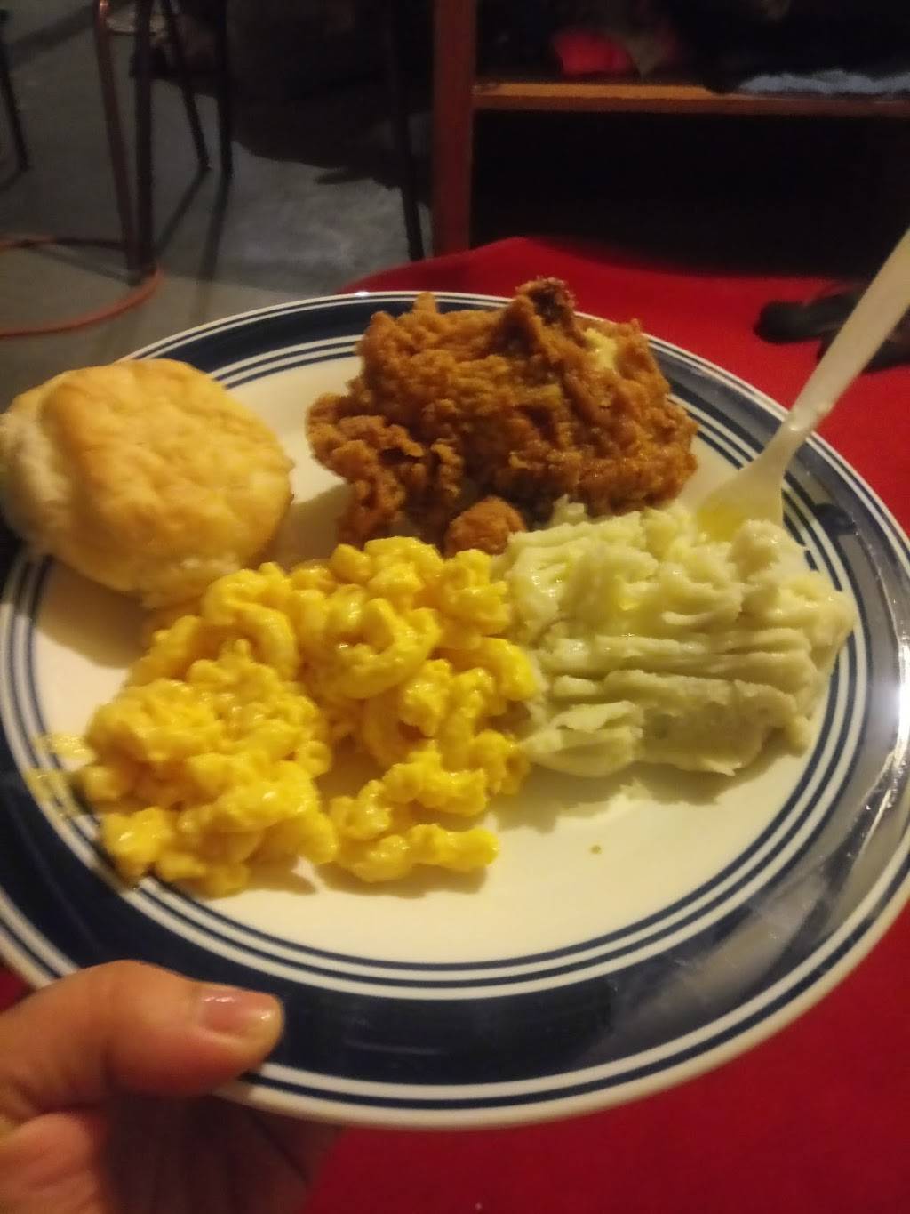 Charley Biggs Chicken | restaurant | 1429 S Main St, Oshkosh, WI 54902, USA | 9202302820 OR +1 920-230-2820