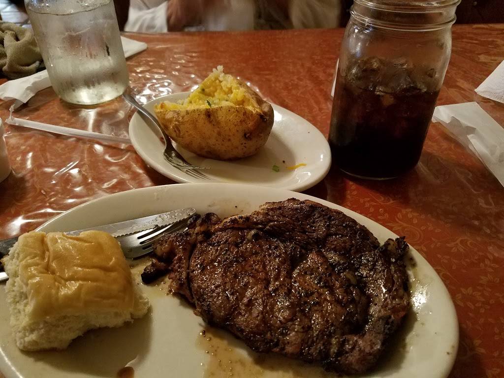 Reynas Cafe | restaurant | 7902 US-59 BUS, Hungerford, TX 77448, USA | 9795310880 OR +1 979-531-0880