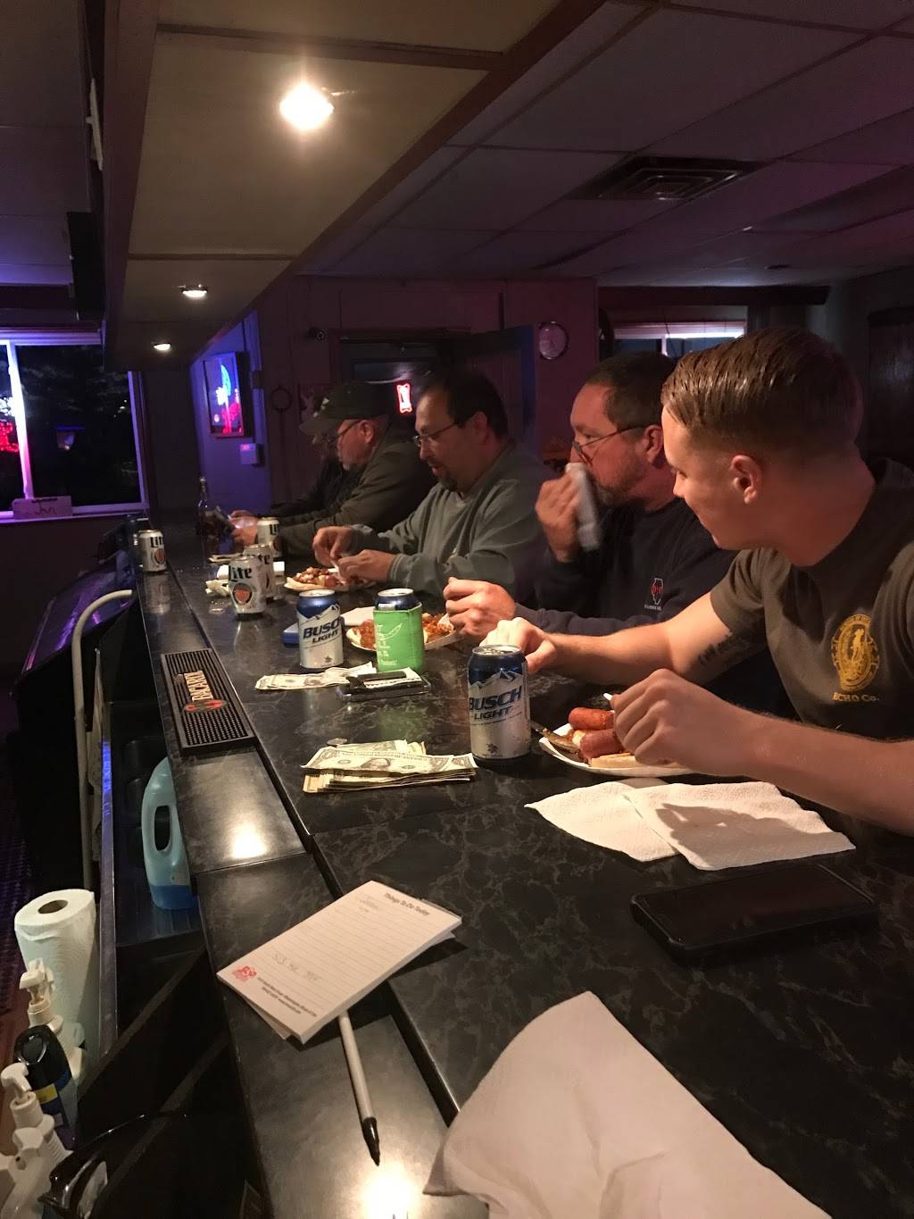 Sit-N-Bull Restaurant & Lounge | restaurant | 209 Front, Hudson, IL 61748, USA | 3097261002 OR +1 309-726-1002