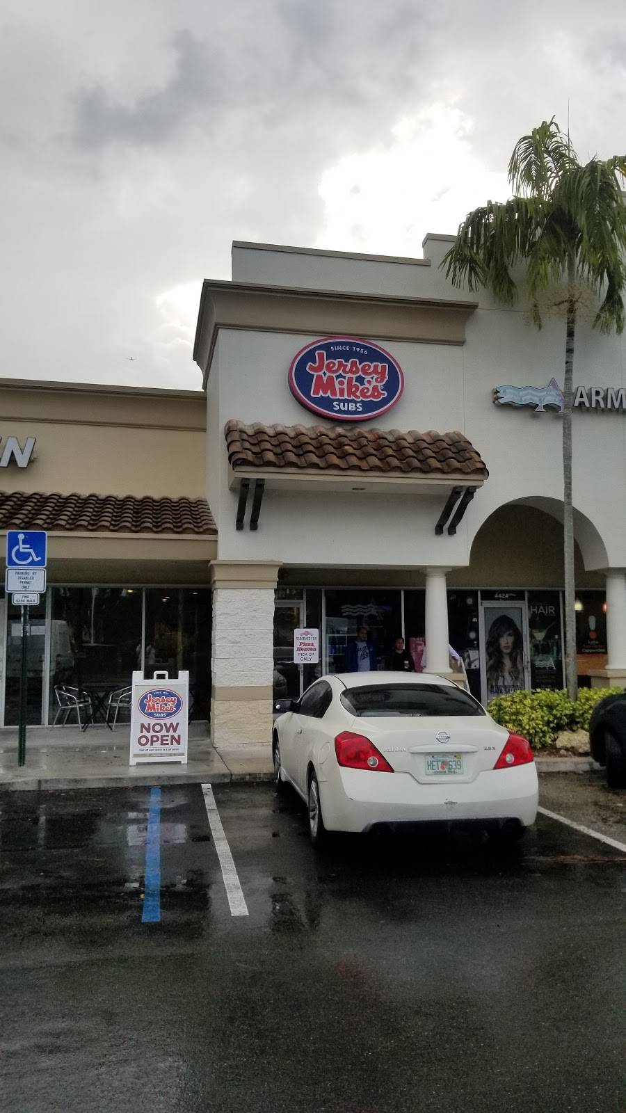 Jersey Mikes Subs | restaurant | 4422 Weston Rd, Davie, FL 33331, USA | 9543952800 OR +1 954-395-2800