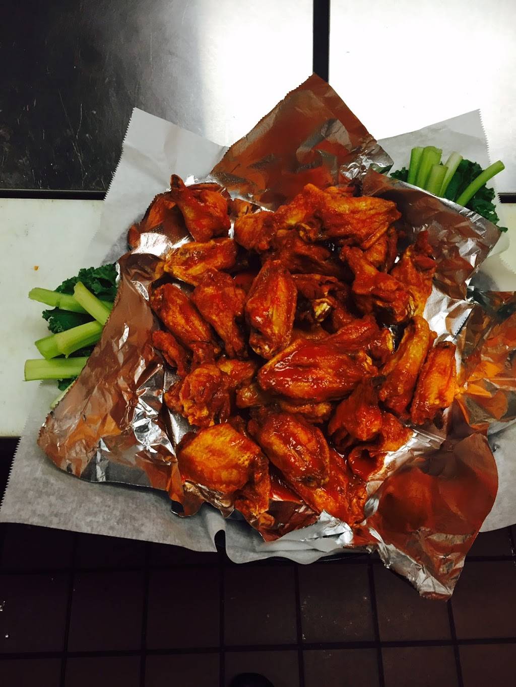 Dempsters Sports Pub & Restaurant | restaurant | 437 Pine St, Mt Holly, NJ 08060, USA | 6092610500 OR +1 609-261-0500