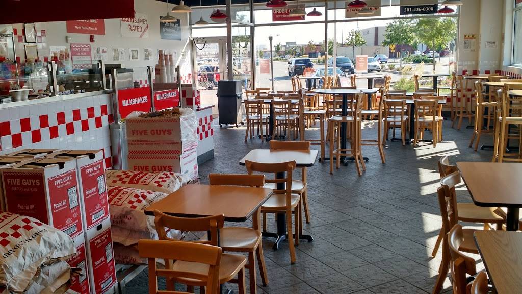 Five Guys | meal takeaway | 301 Bayonne Crossing Way, Bayonne, NJ 07002, USA | 2014360300 OR +1 201-436-0300