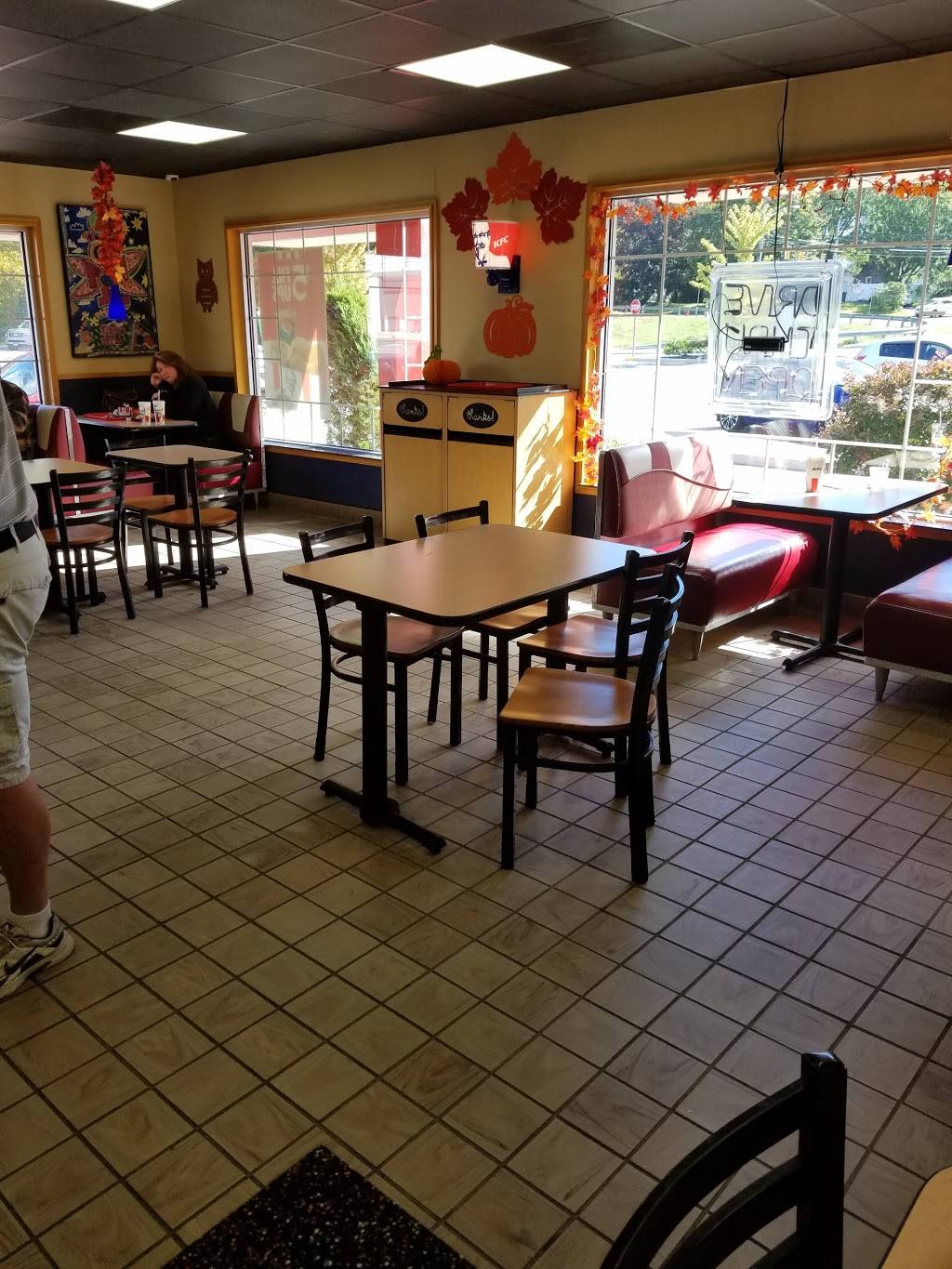 KFC | restaurant | 45 Salem Turnpike, Norwich, CT 06360, USA | 8608867535 OR +1 860-886-7535