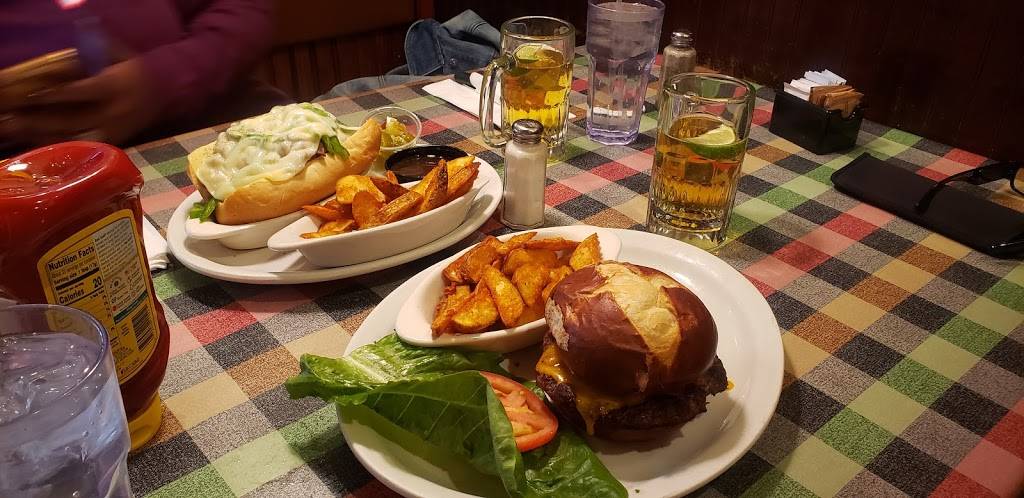 Leonas Pizzeria & Restaurant | restaurant | 1236 E 53rd St, Chicago, IL 60615, USA | 7733632600 OR +1 773-363-2600