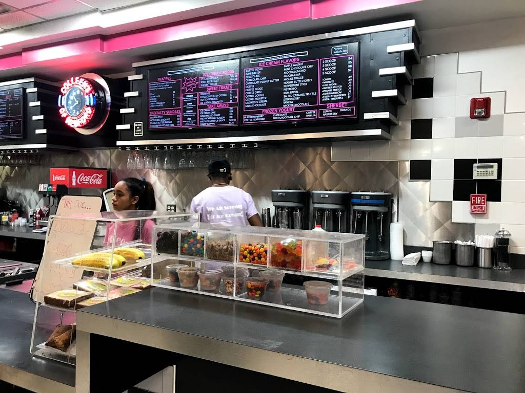 Colleens Ice Cream & Sandwich Shop | cafe | 61 High St, Medford, MA 02155, USA | 7813958100 OR +1 781-395-8100