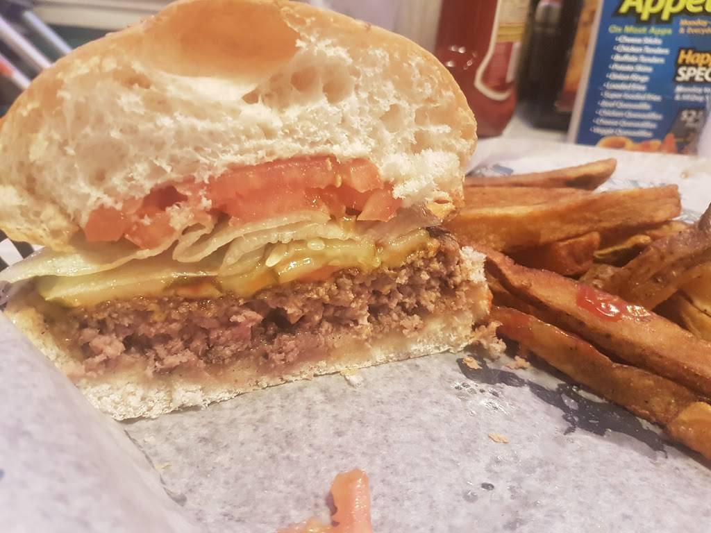 Zebbs Deluxe Grill & Bar | restaurant | 2803 Brewerton Rd, Syracuse, NY 13211, USA | 3154555131 OR +1 315-455-5131