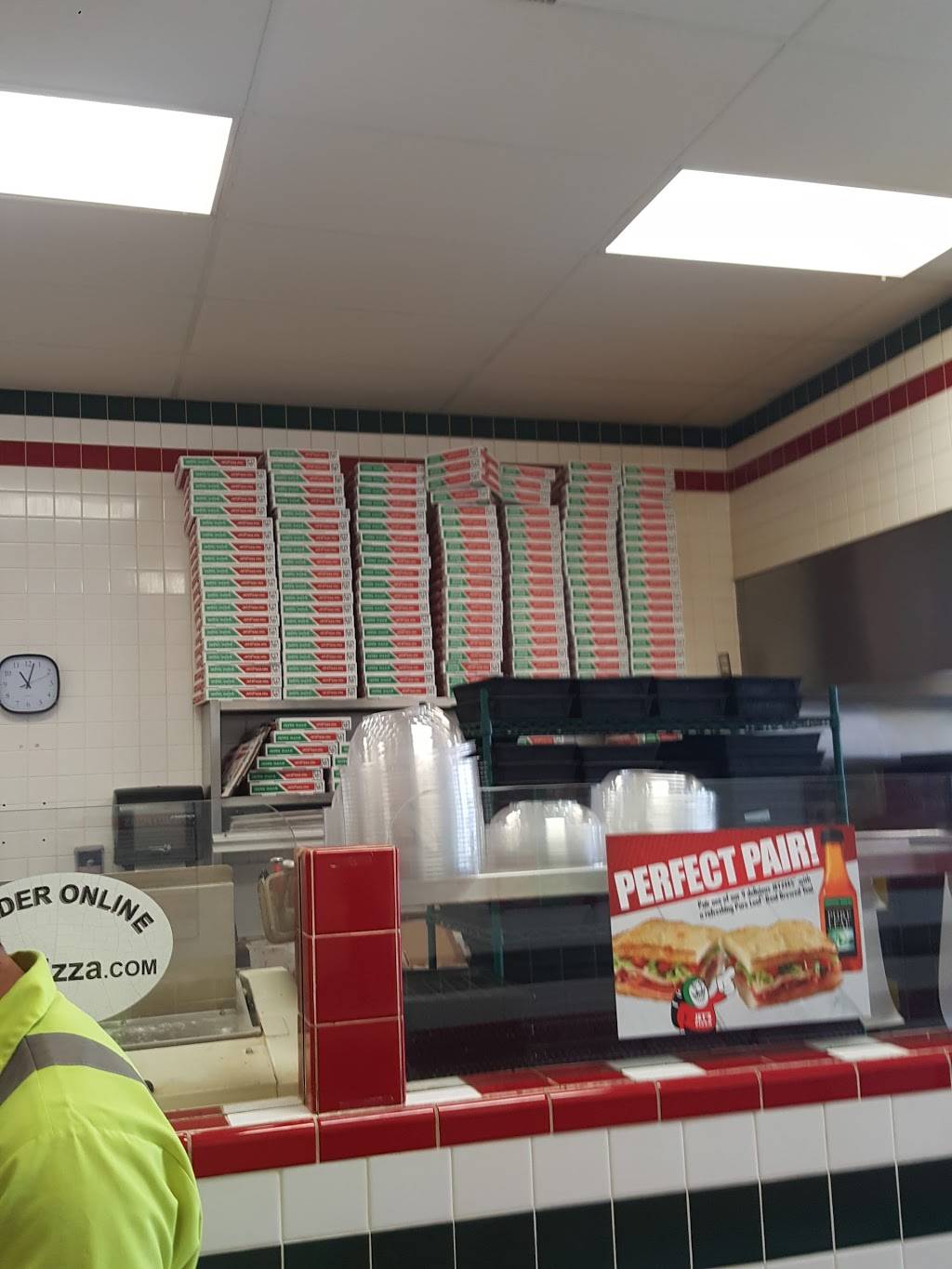 Jets Pizza | meal delivery | 35681 Van Born Rd, Romulus, MI 48174, USA | 7347285387 OR +1 734-728-5387