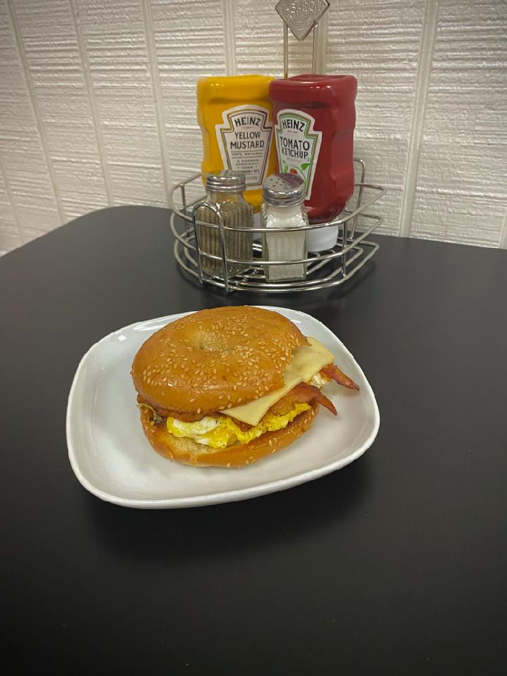 Smackin Js Deli & Grill | restaurant | 1301 W Copans Rd a1, Pompano Beach, FL 33064, USA | 9543666005 OR +1 954-366-6005