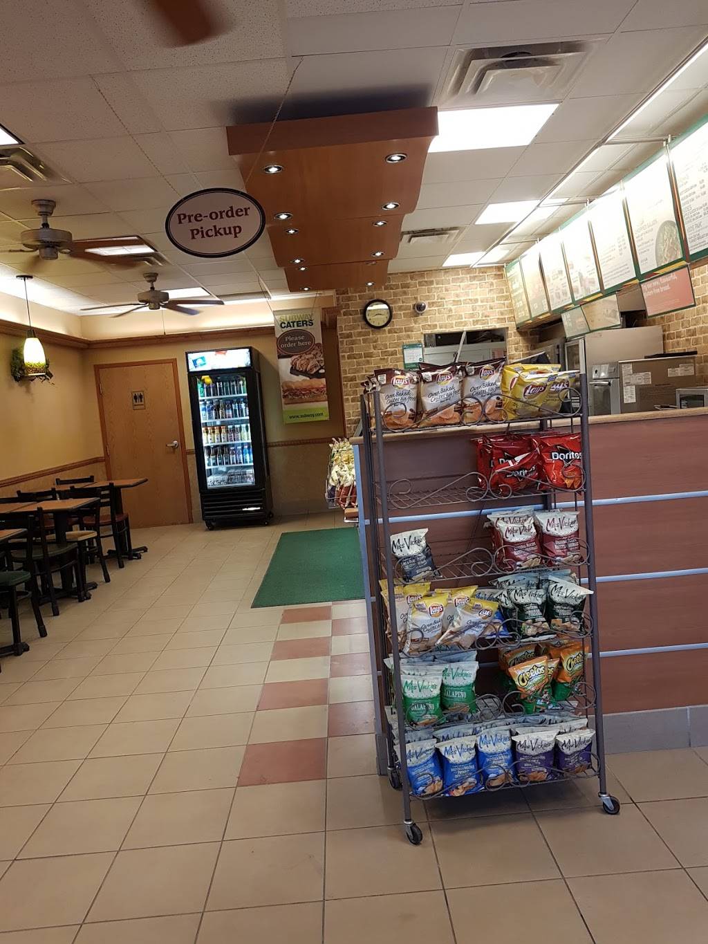 Subway | meal takeaway | 19466 Yonge St, Holland Landing, ON L9N 1L7, Canada | 9052356122 OR +1 905-235-6122