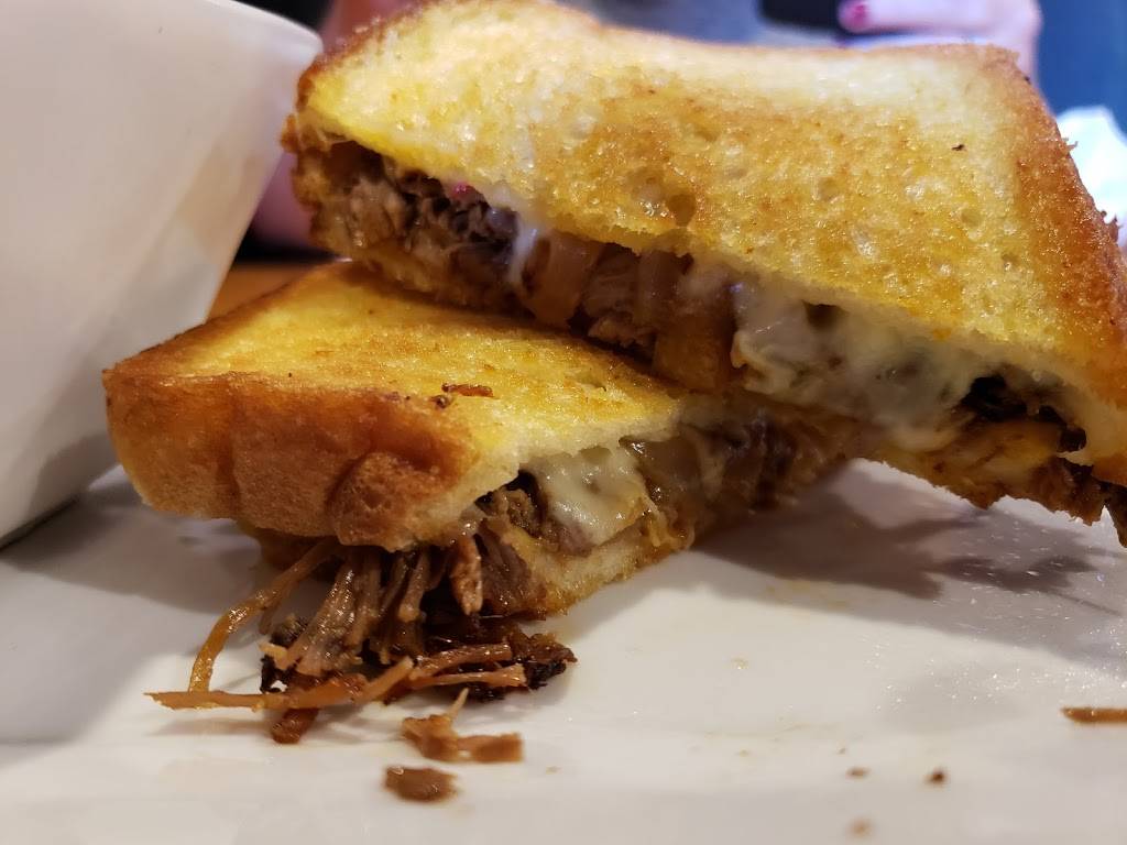 Anderson Pub & Grill | restaurant | 8060 Beechmont Ave, Cincinnati, OH 45255, USA | 5134744400 OR +1 513-474-4400