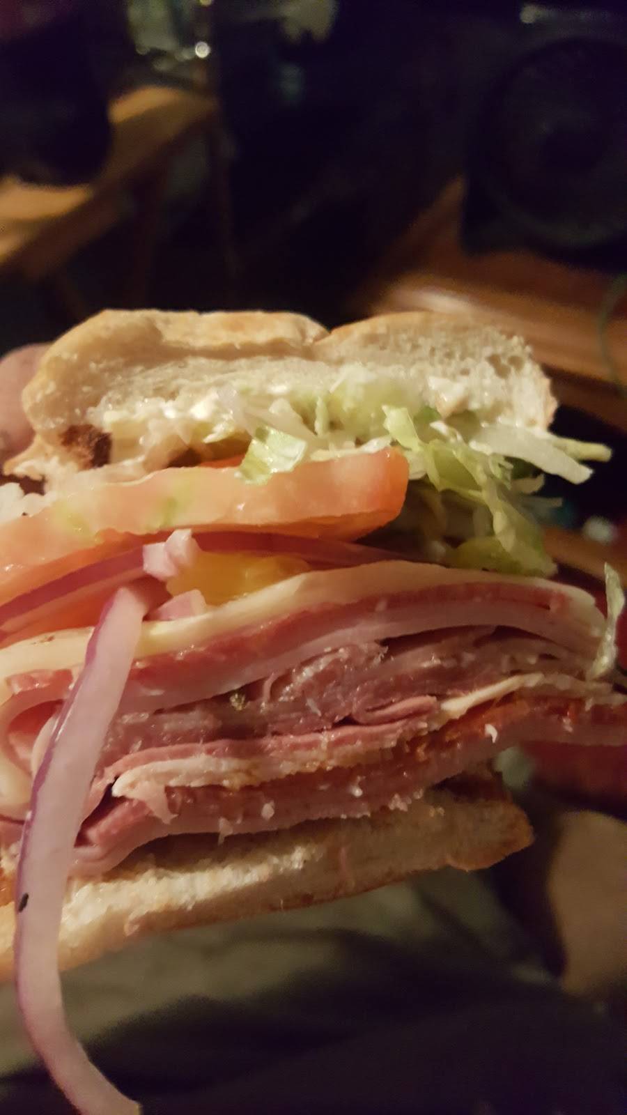 Primos Pizza Oak Park | restaurant | 10100 W Nine Mile Rd, Oak Park, MI 48237, USA | 2482681335 OR +1 248-268-1335