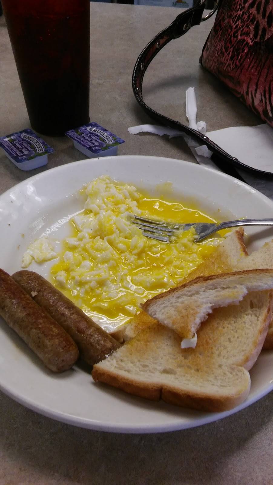 Debbies Restaurant | restaurant | 2620 Valley Pike, Dayton, OH 45404, USA | 9372362220 OR +1 937-236-2220
