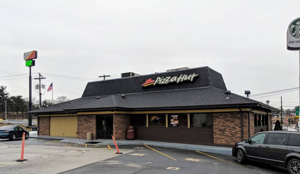 Pizza Hut | meal takeaway | 16476 Lincoln Hwy, Breezewood, PA 15533, USA | 8147354091 OR +1 814-735-4091