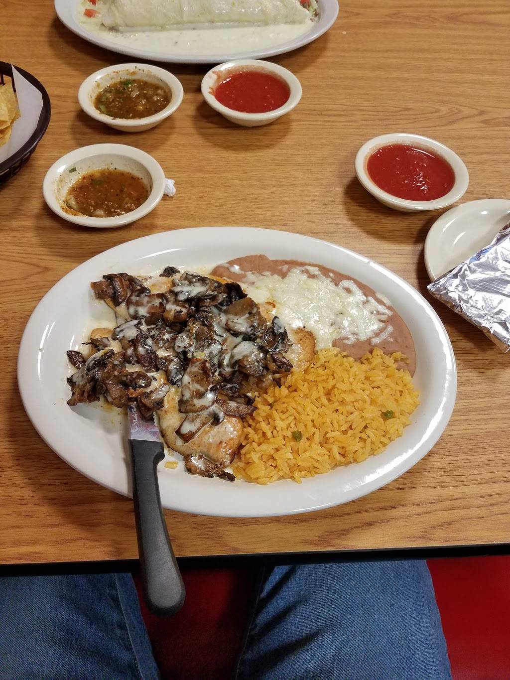 Dos Molinos Mexican Restaurant | restaurant | 2004 S Elizabeth St, Kokomo, IN 46902, USA | 7658658621 OR +1 765-865-8621