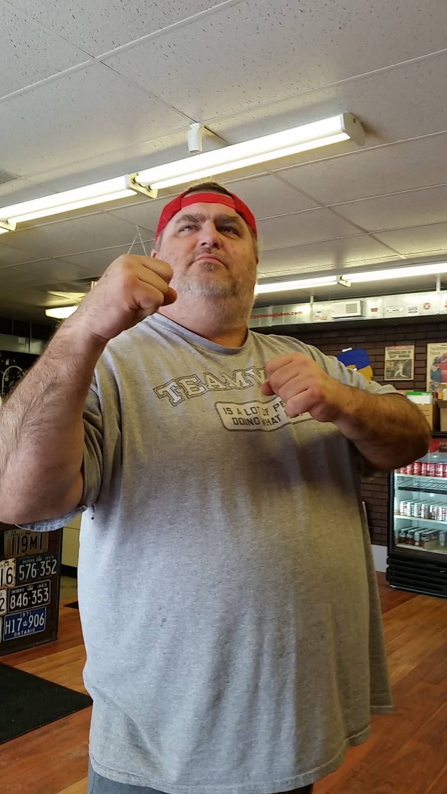 Philly Cheese Jakes | restaurant | 988 Confederation St, Sarnia, ON N7S 1A1, Canada | 5194915797 OR +1 519-491-5797