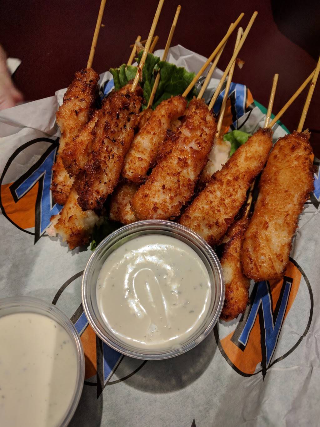 Zipps Sports Grill | restaurant | 1860 E Warner Rd, Tempe, AZ 85284, USA | 4807828877 OR +1 480-782-8877