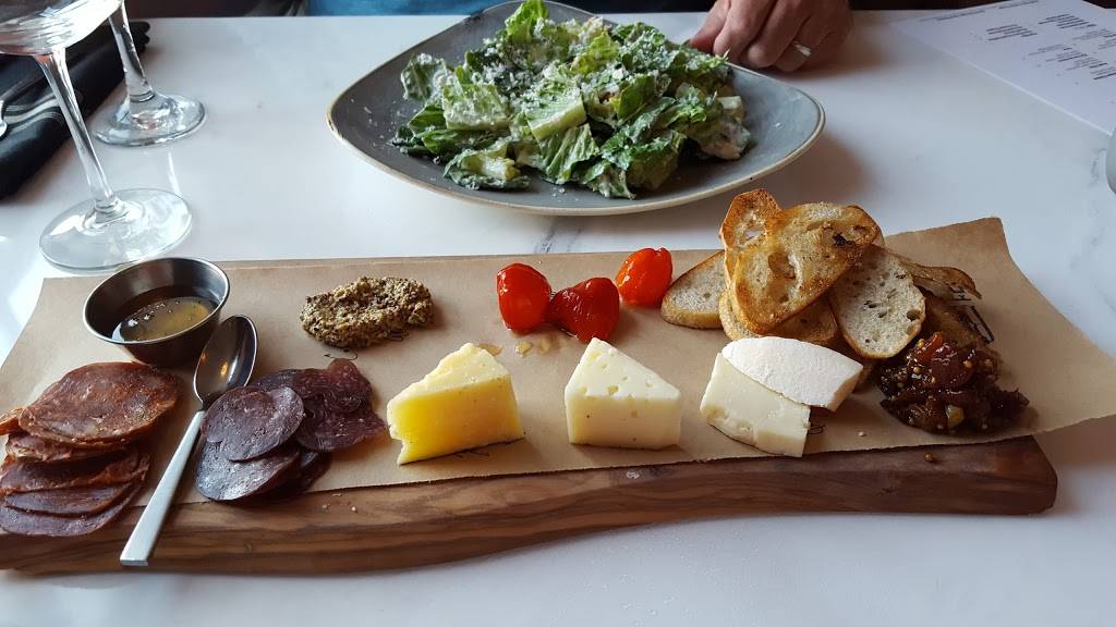 Brooklyn and The Butcher | restaurant | 148 E Market St, New Albany, IN 47150, USA | 8125902646 OR +1 812-590-2646