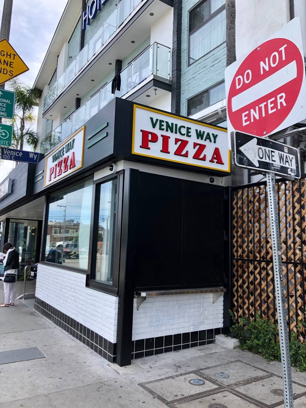 Venice Way Pizza | restaurant | 1697 Pacific Ave, Venice, CA 90291, USA | 4242141024 OR +1 424-214-1024