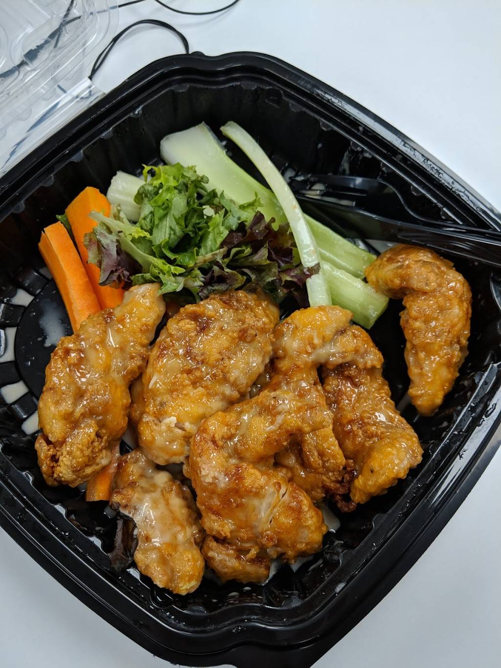 The Range Bar & Grille | restaurant | 306 Whiting St, Hingham, MA 02043, USA | 7818753382 OR +1 781-875-3382