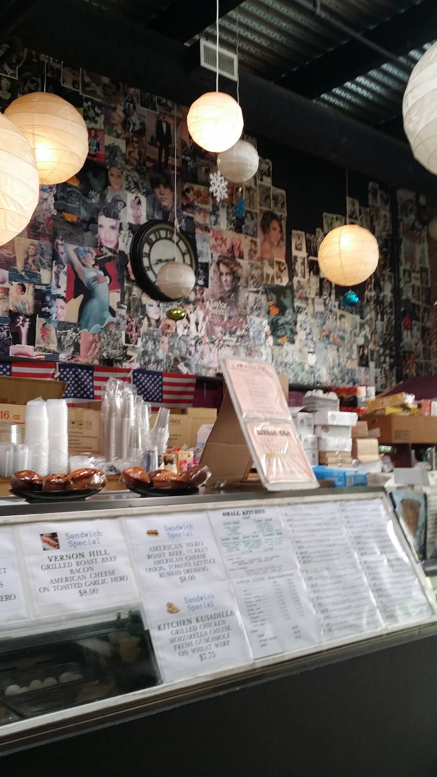 Small Kitchen | cafe | 44 37 Vernon Blvd, Long Island City, NY 11101, USA | 7186066200 OR +1 718-606-6200