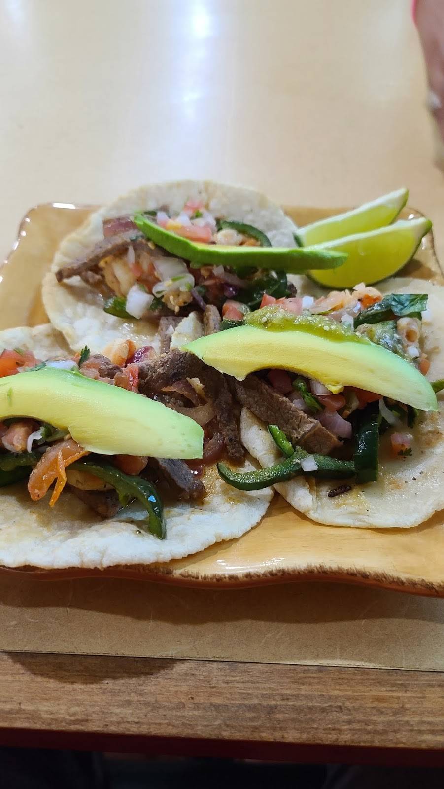 Antojos El Korita | restaurant | 8500 E US Hwy 40, Kansas City, MO 64129, USA | 8162161035 OR +1 816-216-1035