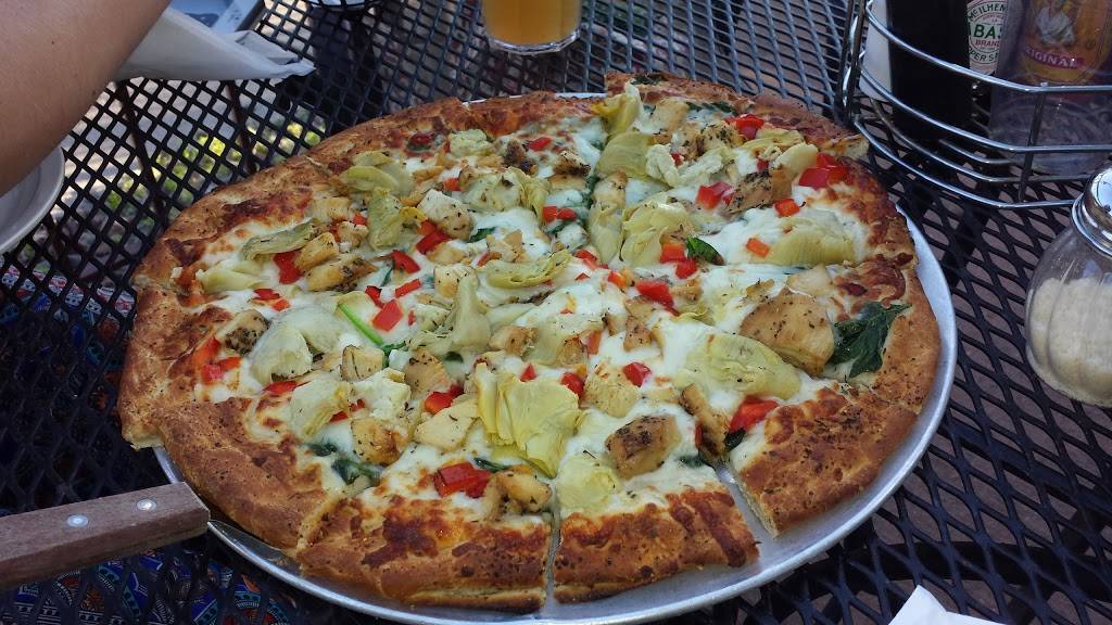 Lazy Oaf Lounge | night club | 1617 N Stoughton Rd, Madison, WI 53704, USA | 6084410370 OR +1 608-441-0370