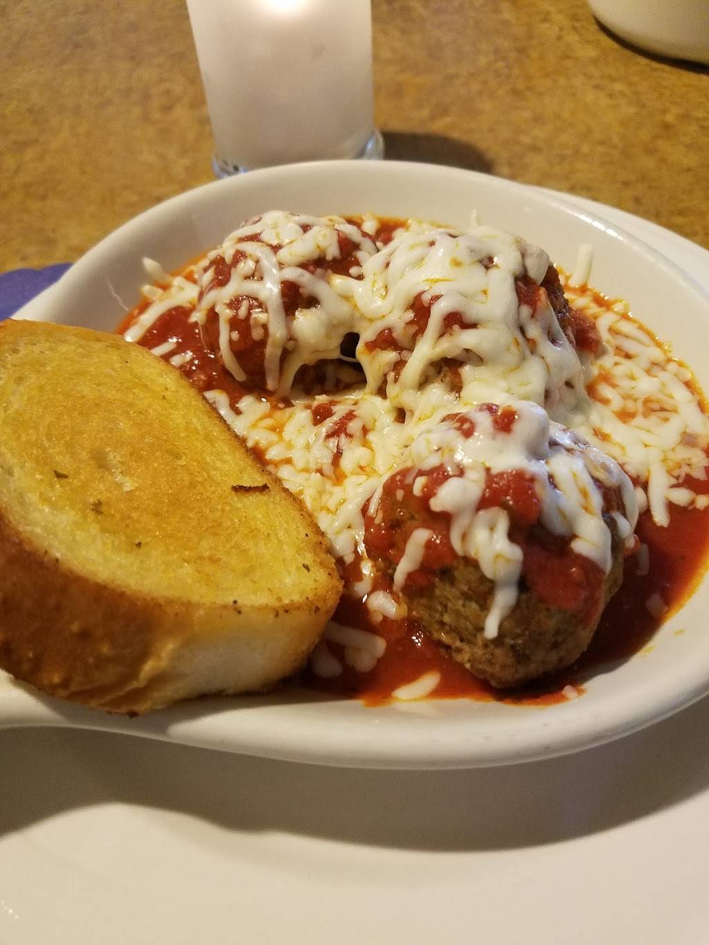 Sabas Bistro | restaurant | 1705 Toll Gate Dr, Maumee, OH 43537, USA | 4192620081 OR +1 419-262-0081