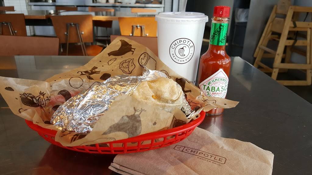 Chipotle Mexican Grill | restaurant | 1923 Springwood Rd, York, PA 17403, USA | 7176503081 OR +1 717-650-3081