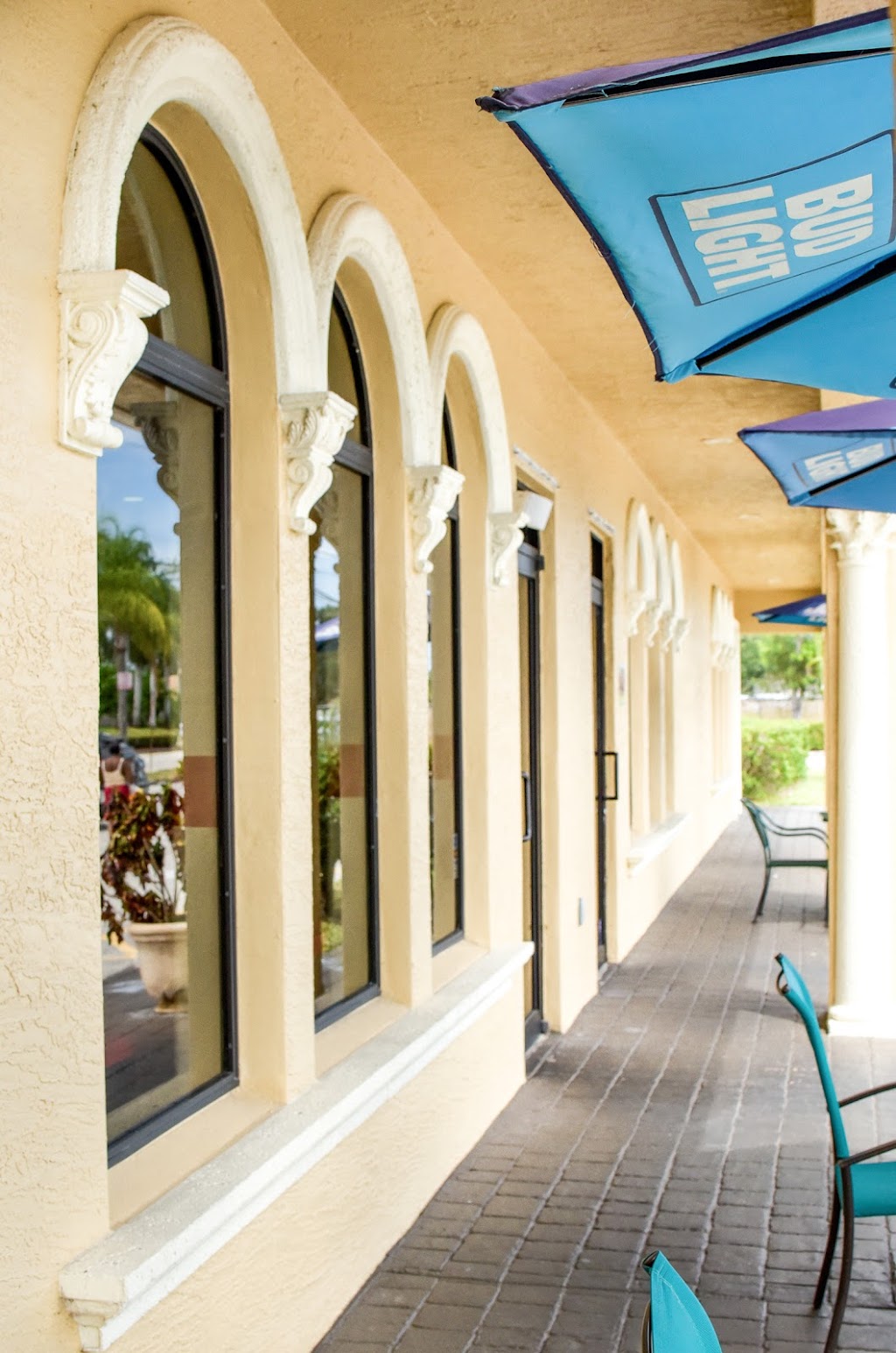 South Florida Restaurant and Bar | restaurant | 1622 SW Bayshore Blvd, Port St. Lucie, FL 34984, USA | 7724460698 OR +1 772-446-0698